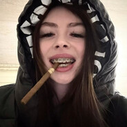 прячу слёзы Balenciaga